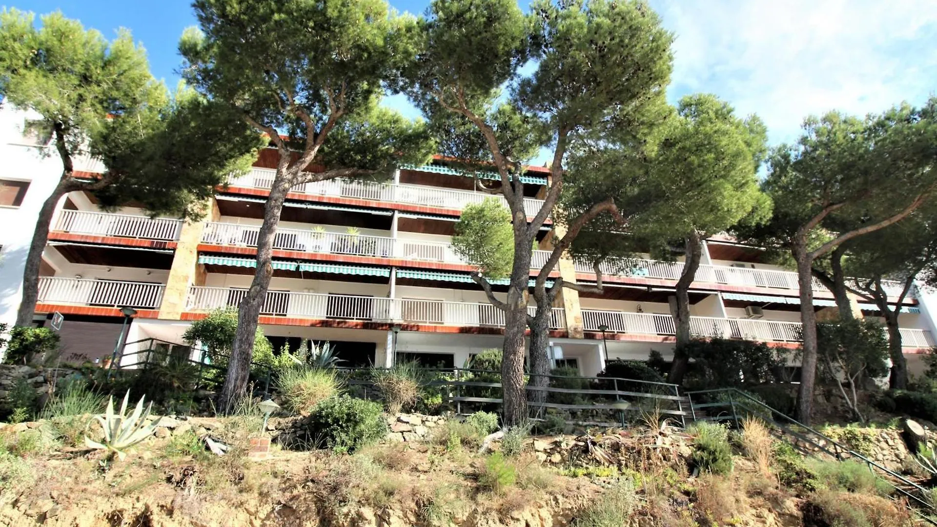 Apartamento Con Terraza Y Vistas Al Mar - A 1 Min De La Playa De Almadrava - Es-258-70 Roses Apartment
