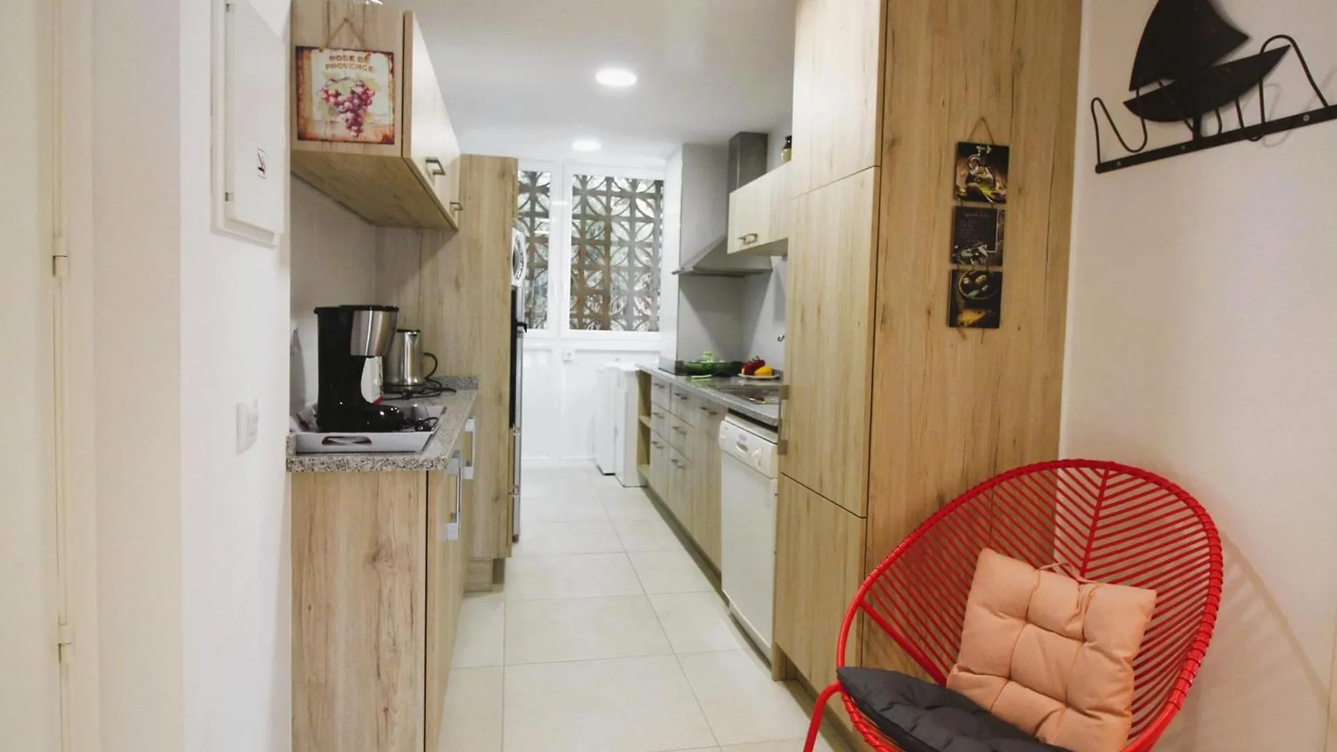 Apartamento Con Terraza Y Vistas Al Mar - A 1 Min De La Playa De Almadrava - Es-258-70 Roses