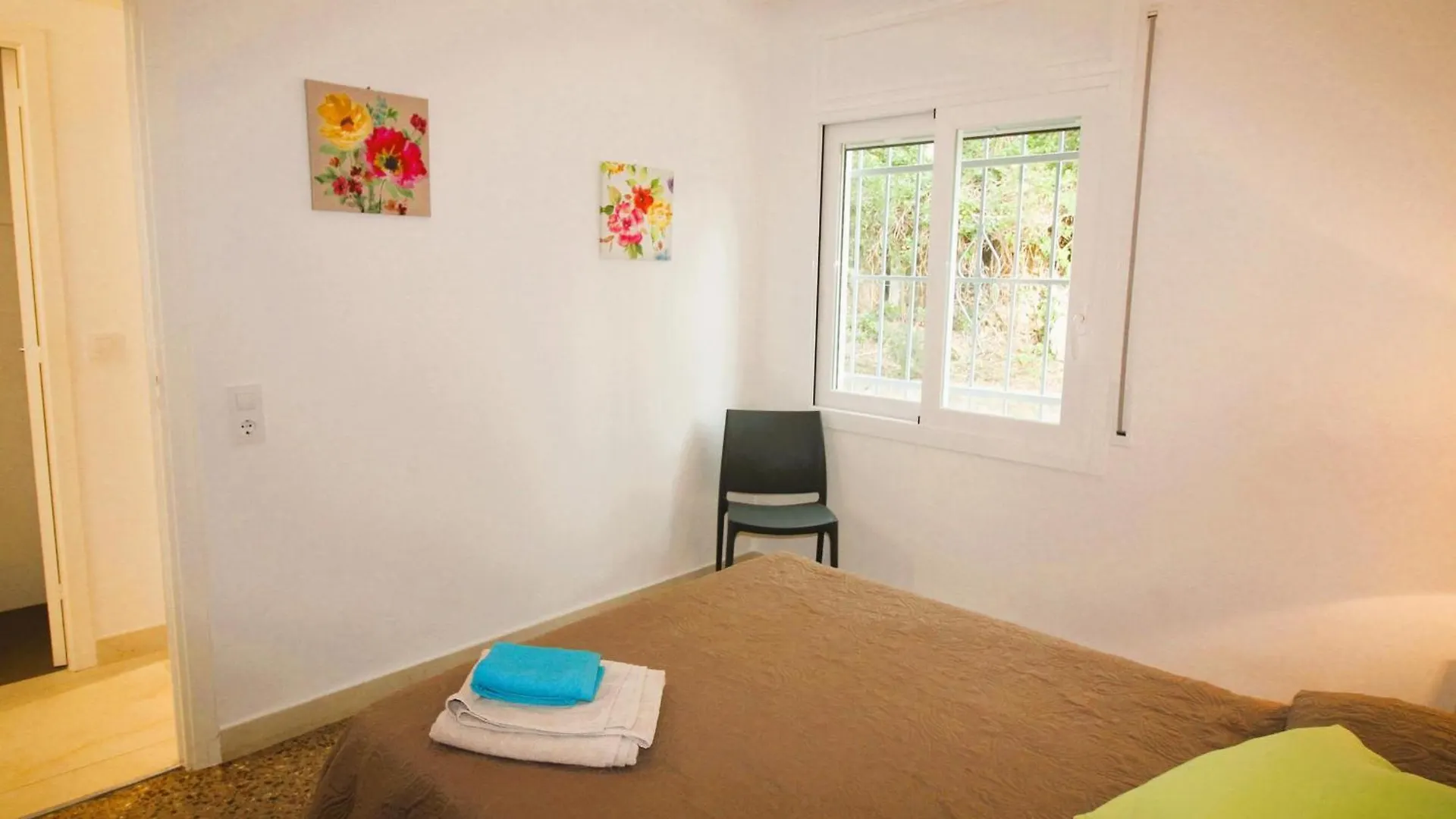 Apartamento Con Terraza Y Vistas Al Mar - A 1 Min De La Playa De Almadrava - Es-258-70 Roses Apartment