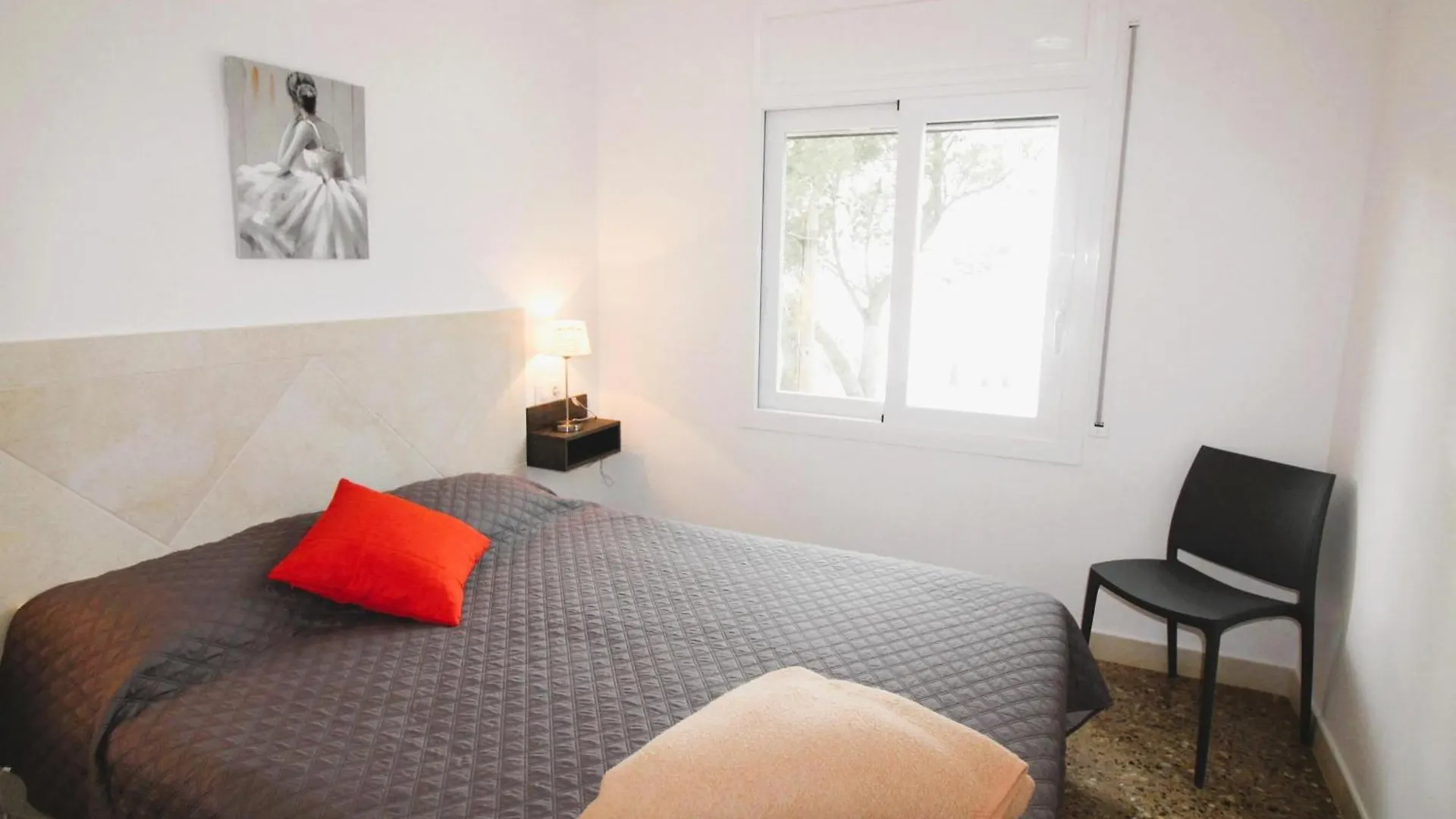 Apartamento Con Terraza Y Vistas Al Mar - A 1 Min De La Playa De Almadrava - Es-258-70 Roses Spain