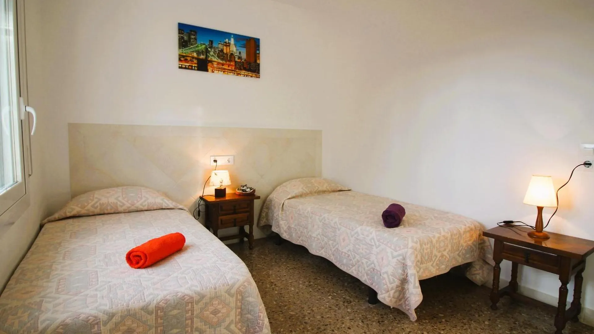 Apartamento Con Terraza Y Vistas Al Mar - A 1 Min De La Playa De Almadrava - Es-258-70 Roses Spain