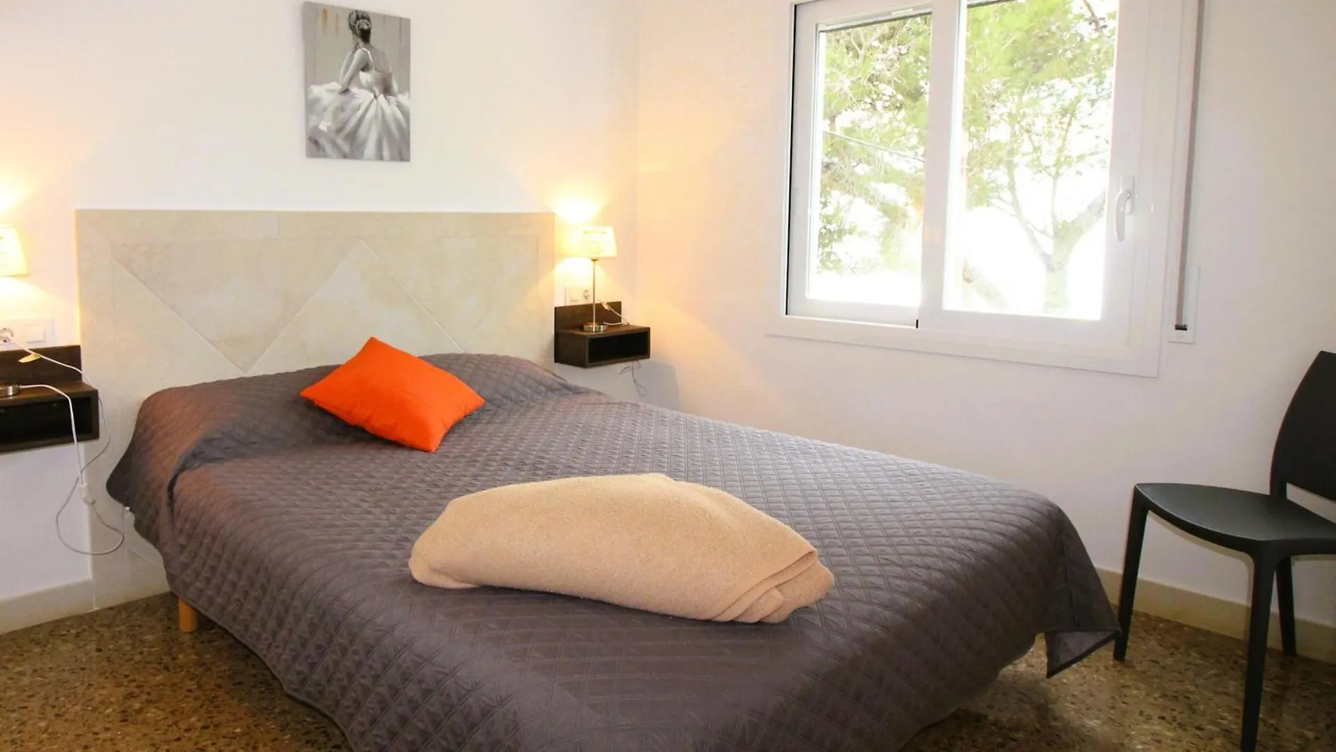 Apartamento Con Terraza Y Vistas Al Mar - A 1 Min De La Playa De Almadrava - Es-258-70 Roses Spain