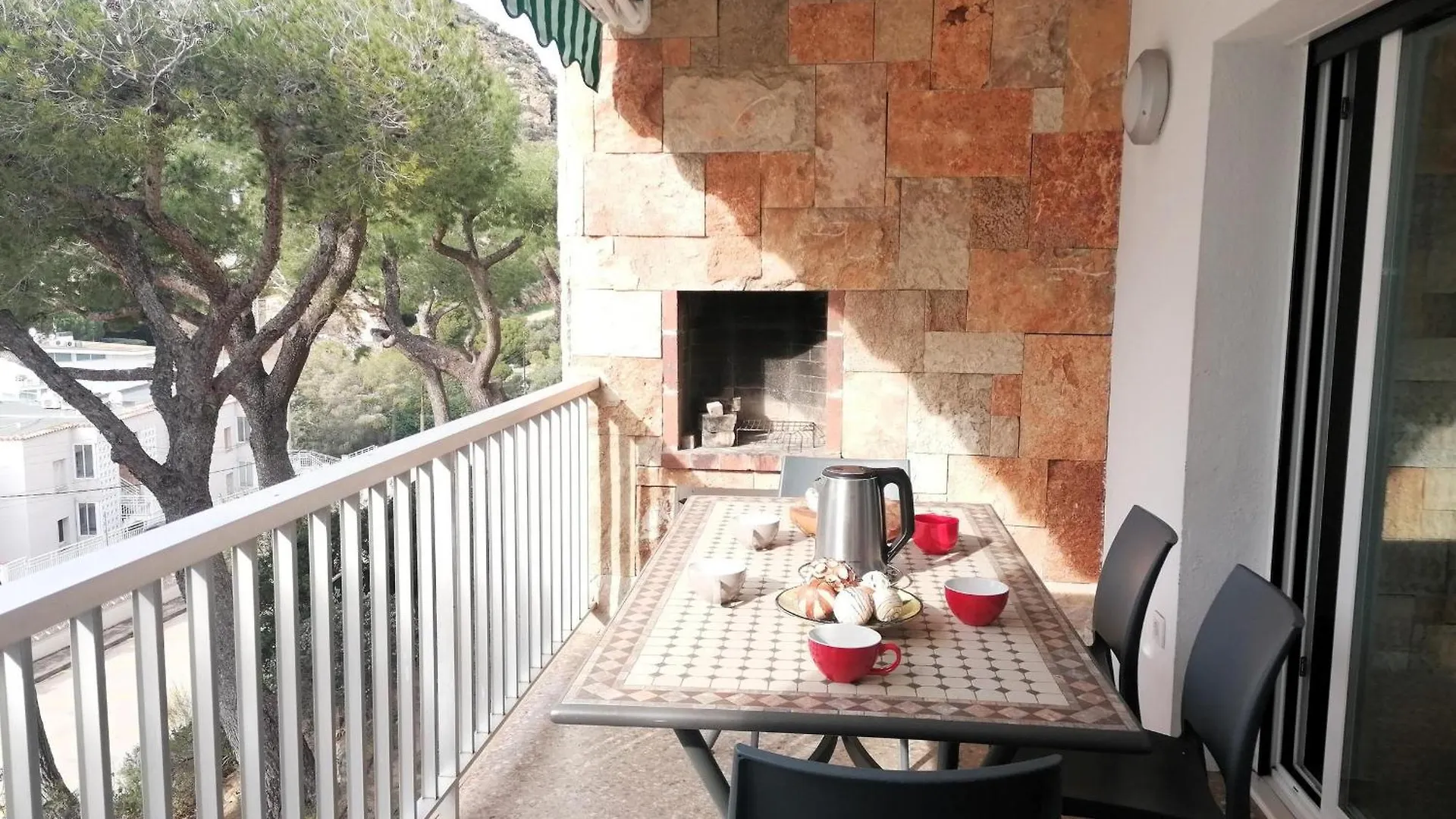 Apartamento Con Terraza Y Vistas Al Mar - A 1 Min De La Playa De Almadrava - Es-258-70 Roses Apartment